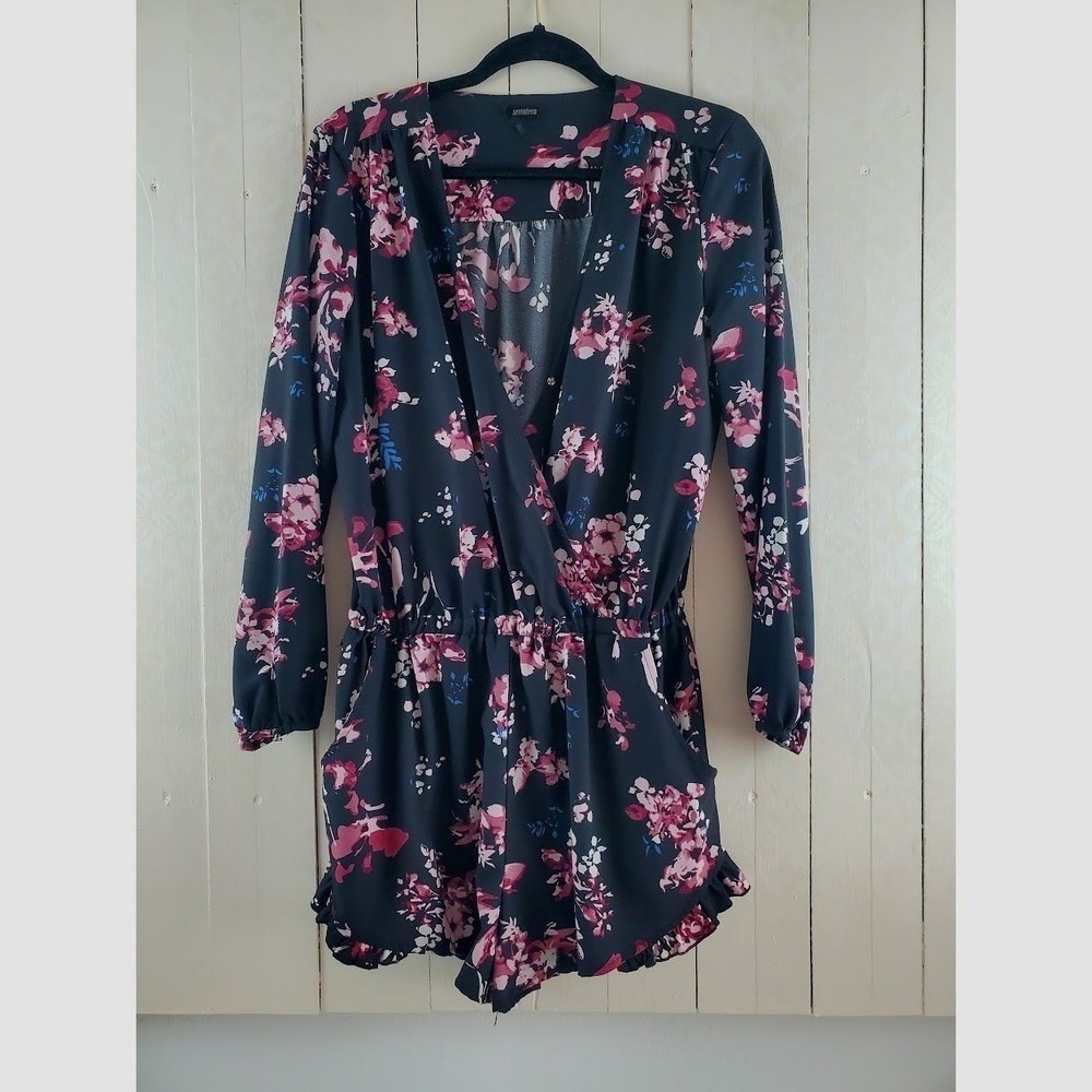 Floral Long Sleeve Romper Black‎ Pink Ruffle Hem V-Neck Small